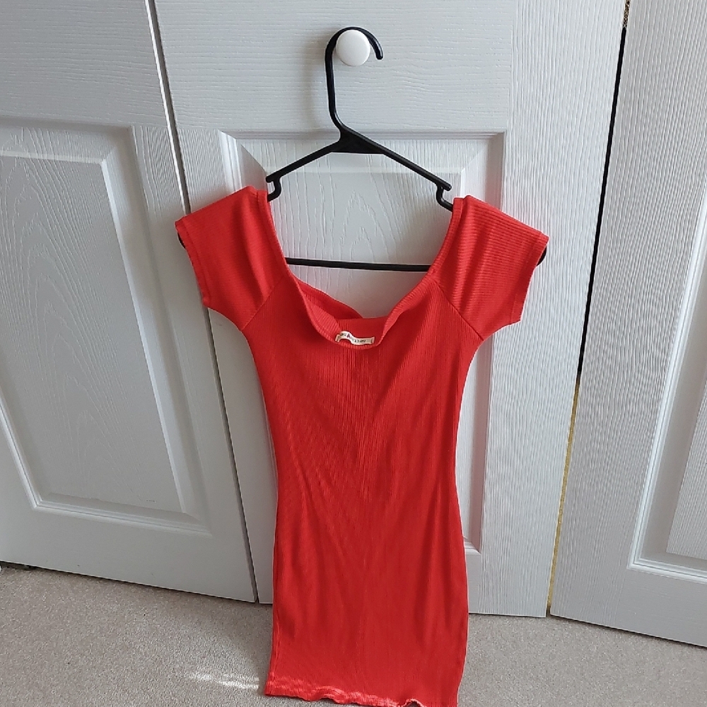 Red Button-Down Ribbed Top - Picture 2 of 2